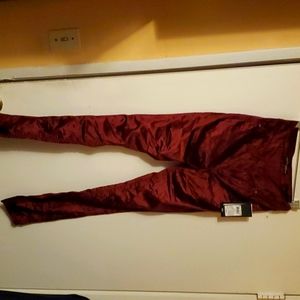 NWT GUESS 1981 Skinny burgundy velvet jeans size 27